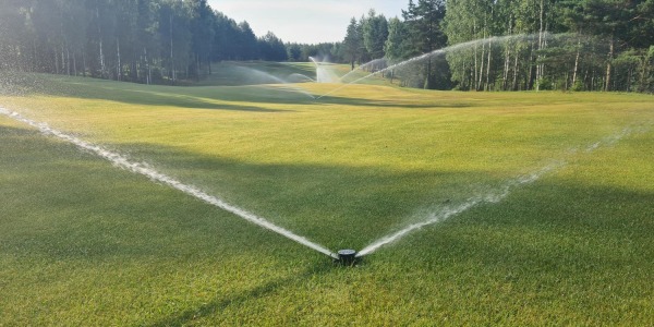 Automatyczne systemy nawadniania na polach golfowych!